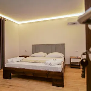  Bed and breakfast Fatos Qama
